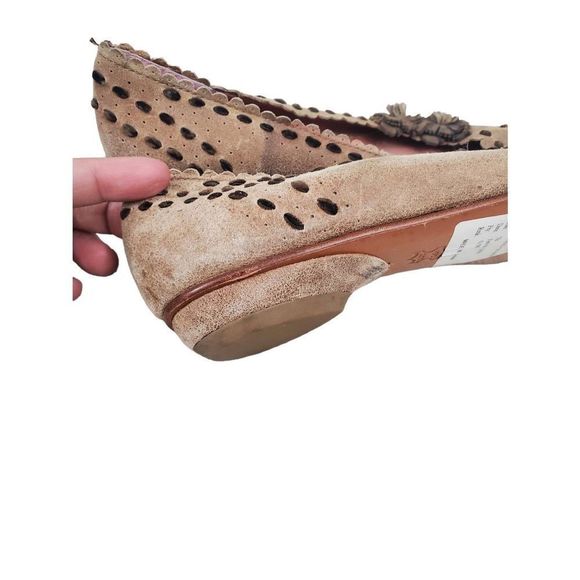 Richard Tyler Leather Flower Accent  Pointed Toe Flats - Picture 11 of 12